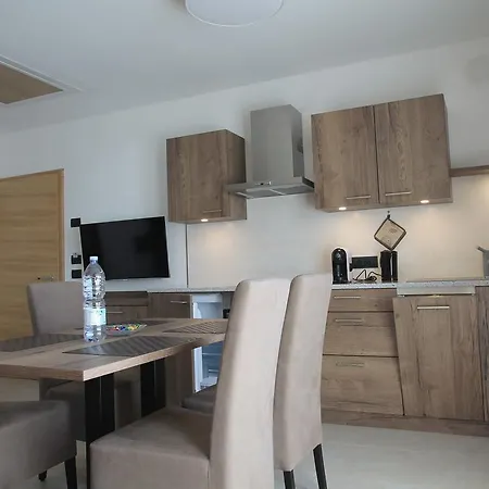 Blu Moon 4 Apartment